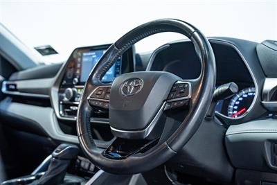 2021 Toyota Highlander - Thumbnail