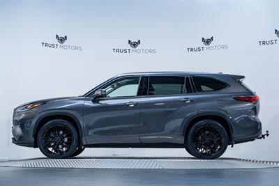 2021 Toyota Highlander - Thumbnail