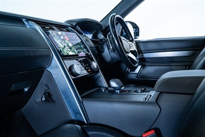 2021 Land Rover Discovery - Thumbnail