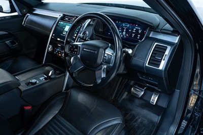 2021 Land Rover Discovery - Thumbnail