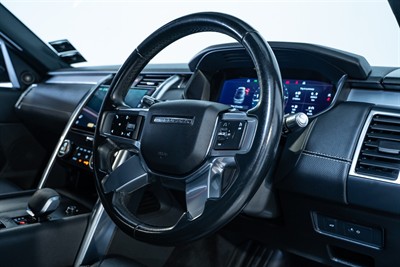2021 Land Rover Discovery - Thumbnail