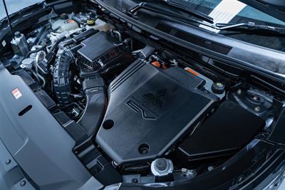 2023 Mitsubishi Outlander - Thumbnail