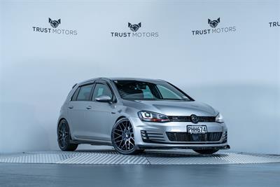 2013 Volkswagen Golf - Thumbnail