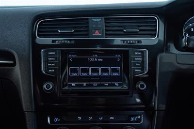 2013 Volkswagen Golf - Thumbnail