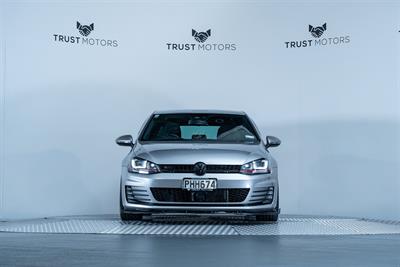 2013 Volkswagen Golf - Thumbnail