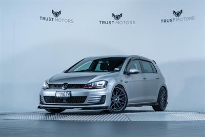 2013 Volkswagen Golf - Thumbnail