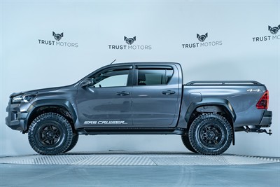 2023 Toyota Hilux - Thumbnail