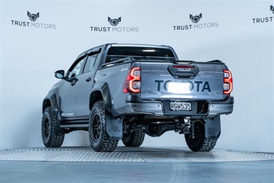 2023 Toyota Hilux - Thumbnail