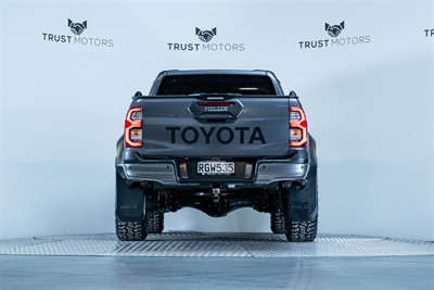 2023 Toyota Hilux - Thumbnail
