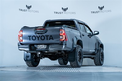 2023 Toyota Hilux - Thumbnail