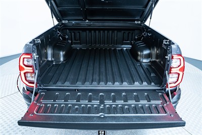 2023 Toyota Hilux - Thumbnail