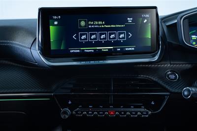 2021 Peugeot 2008 - Thumbnail