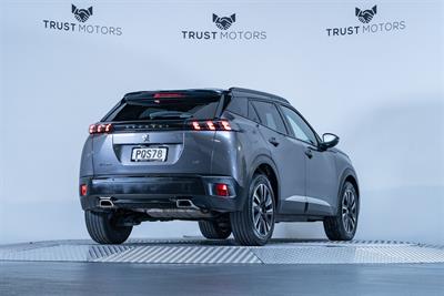 2021 Peugeot 2008 - Thumbnail