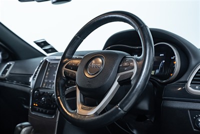 2017 Jeep Grand Cherokee - Thumbnail