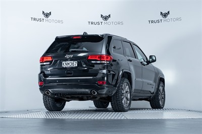 2017 Jeep Grand Cherokee - Thumbnail