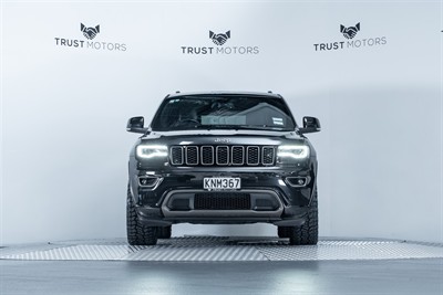 2017 Jeep Grand Cherokee - Thumbnail