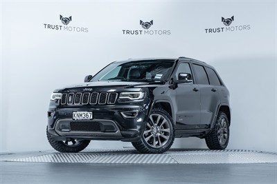 2017 Jeep Grand Cherokee - Thumbnail