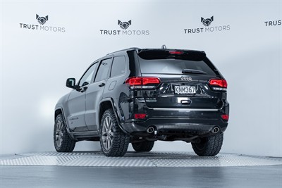 2017 Jeep Grand Cherokee - Thumbnail