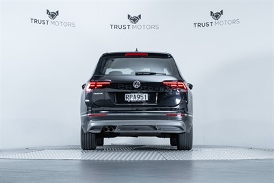 2016 Volkswagen Tiguan - Thumbnail