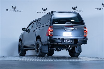 2023 Toyota Hilux - Thumbnail