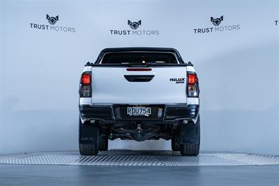 2017 Toyota Hilux - Thumbnail