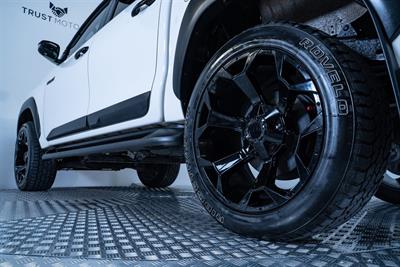 2017 Toyota Hilux - Thumbnail