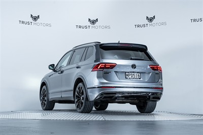 2019 Volkswagen Tiguan - Thumbnail