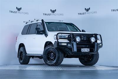 2017 Toyota Land Cruiser