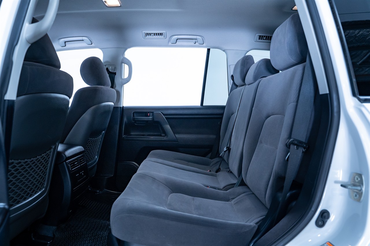 2017 Toyota Land Cruiser