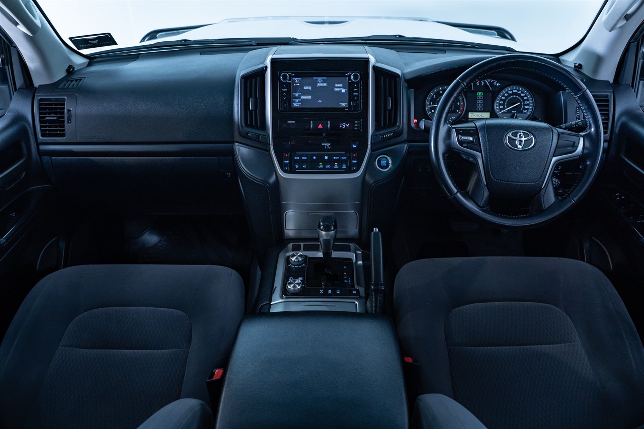 2017 Toyota Land Cruiser