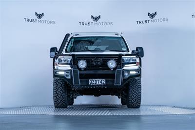 2017 Toyota Land Cruiser - Thumbnail
