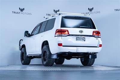 2017 Toyota Land Cruiser - Thumbnail