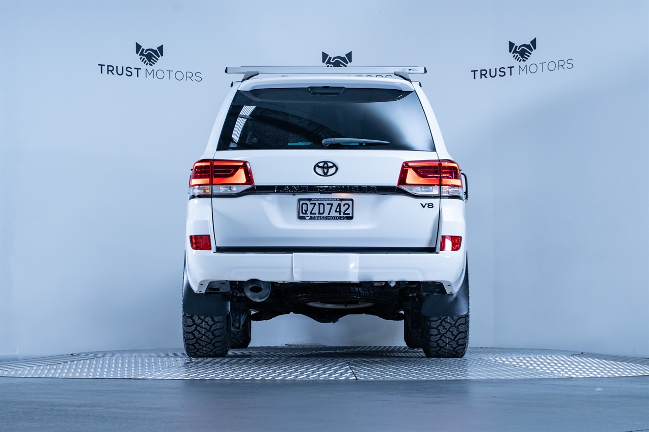 2017 Toyota Land Cruiser