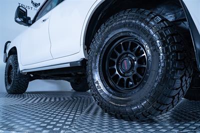 2017 Toyota Land Cruiser - Thumbnail