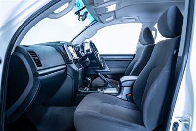 2017 Toyota Land Cruiser - Thumbnail