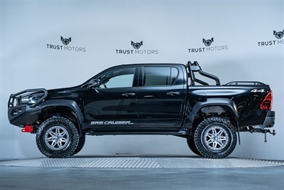 2024 Toyota Hilux - Thumbnail