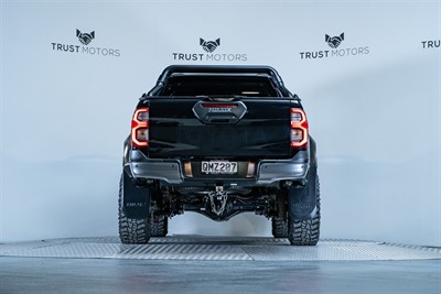 2024 Toyota Hilux - Thumbnail