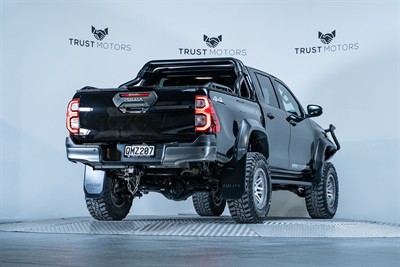 2024 Toyota Hilux - Thumbnail