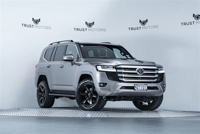 2022 Toyota Landcruiser - Thumbnail