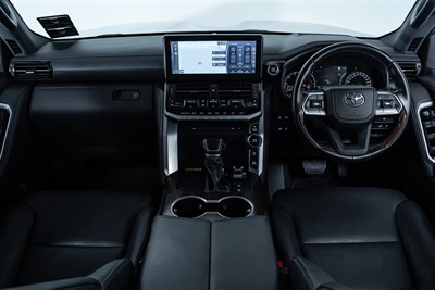 2022 Toyota Landcruiser - Thumbnail