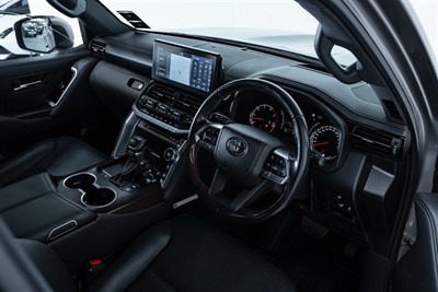 2022 Toyota Landcruiser - Thumbnail