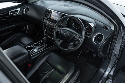 2017 Nissan Pathfinder - Thumbnail