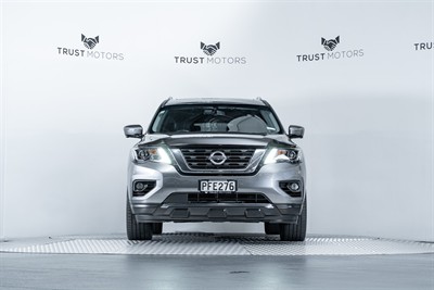 2017 Nissan Pathfinder - Thumbnail