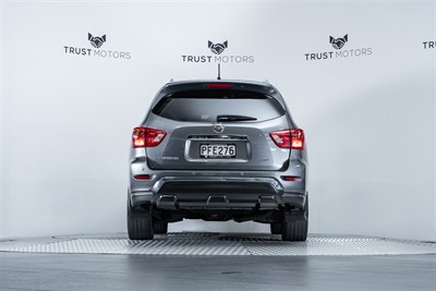 2017 Nissan Pathfinder - Thumbnail