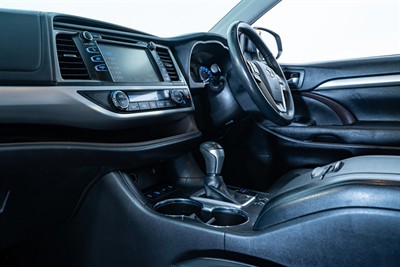 2017 Toyota Highlander - Thumbnail