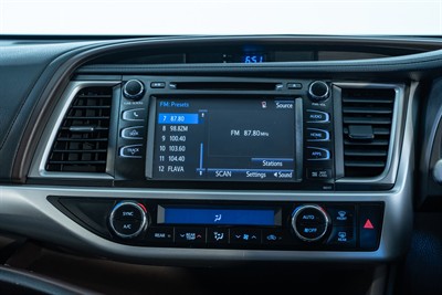 2017 Toyota Highlander - Thumbnail