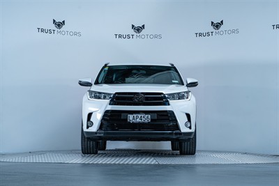 2017 Toyota Highlander - Thumbnail