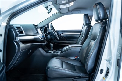 2017 Toyota Highlander - Thumbnail