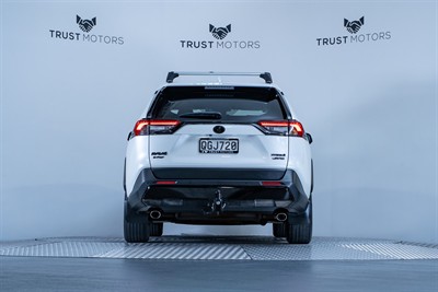 2019 Toyota Rav4 - Thumbnail