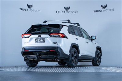 2019 Toyota Rav4 - Thumbnail